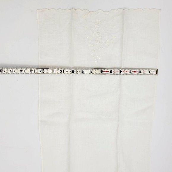 VTG Embroidered Guest Towel White Scalloped Bath Linen Cotton Handmade Shabby - Picture 4 of 4